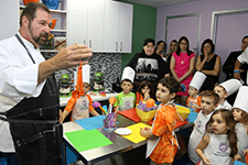 Culinary demonstration in the Flo & Hy Siegel Pan to Plate Culinary Institute